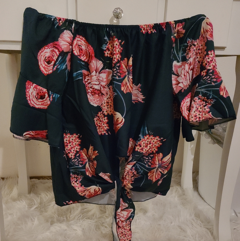 Floral top with tie knot